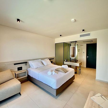 Eleia Seafront Rooms & Villas Petra  Exteriör bild