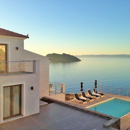 Eleia Seafront Rooms & Villas Petra  Exteriör bild