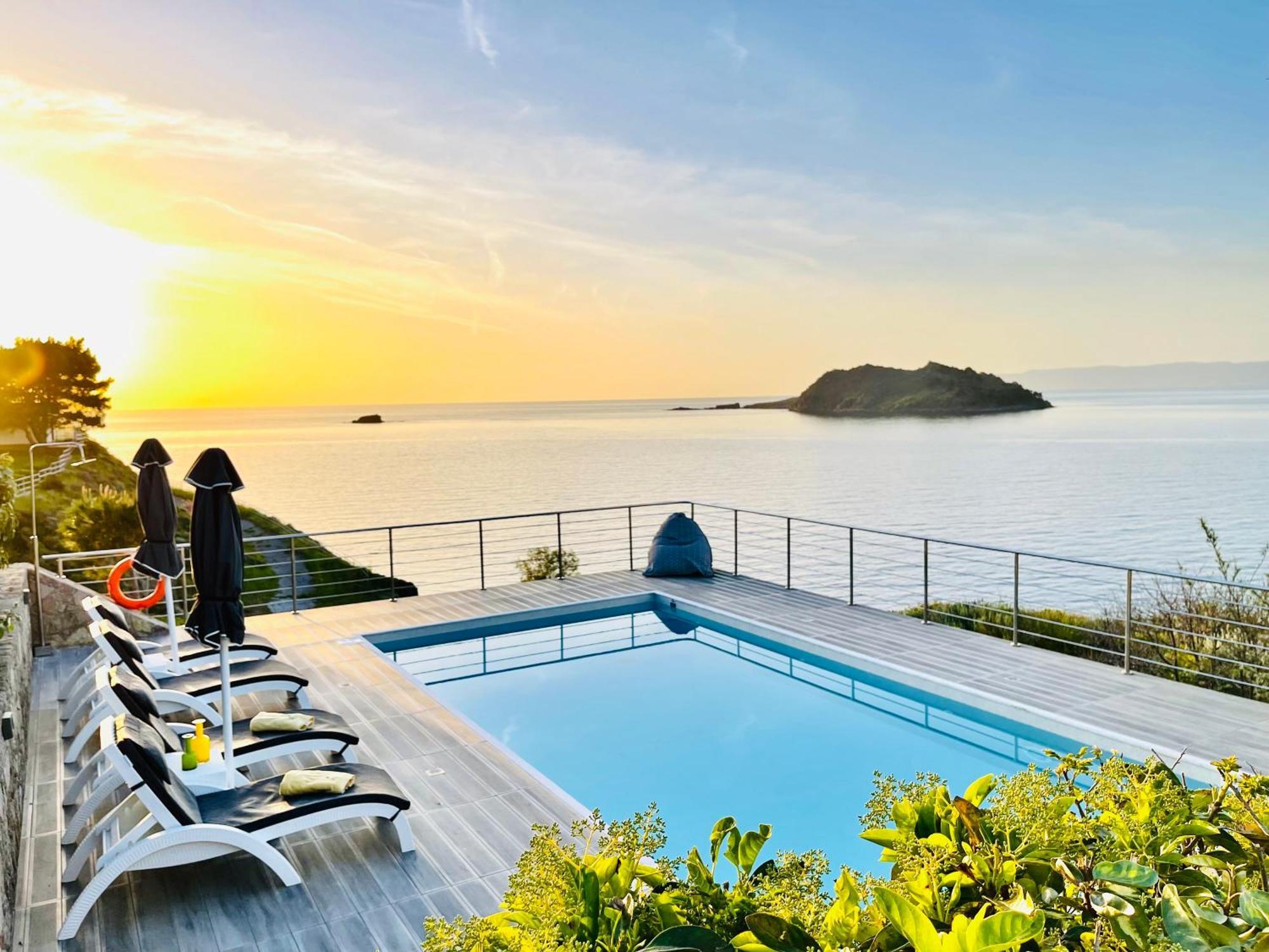 Eleia Seafront Rooms & Villas Petra  Exteriör bild