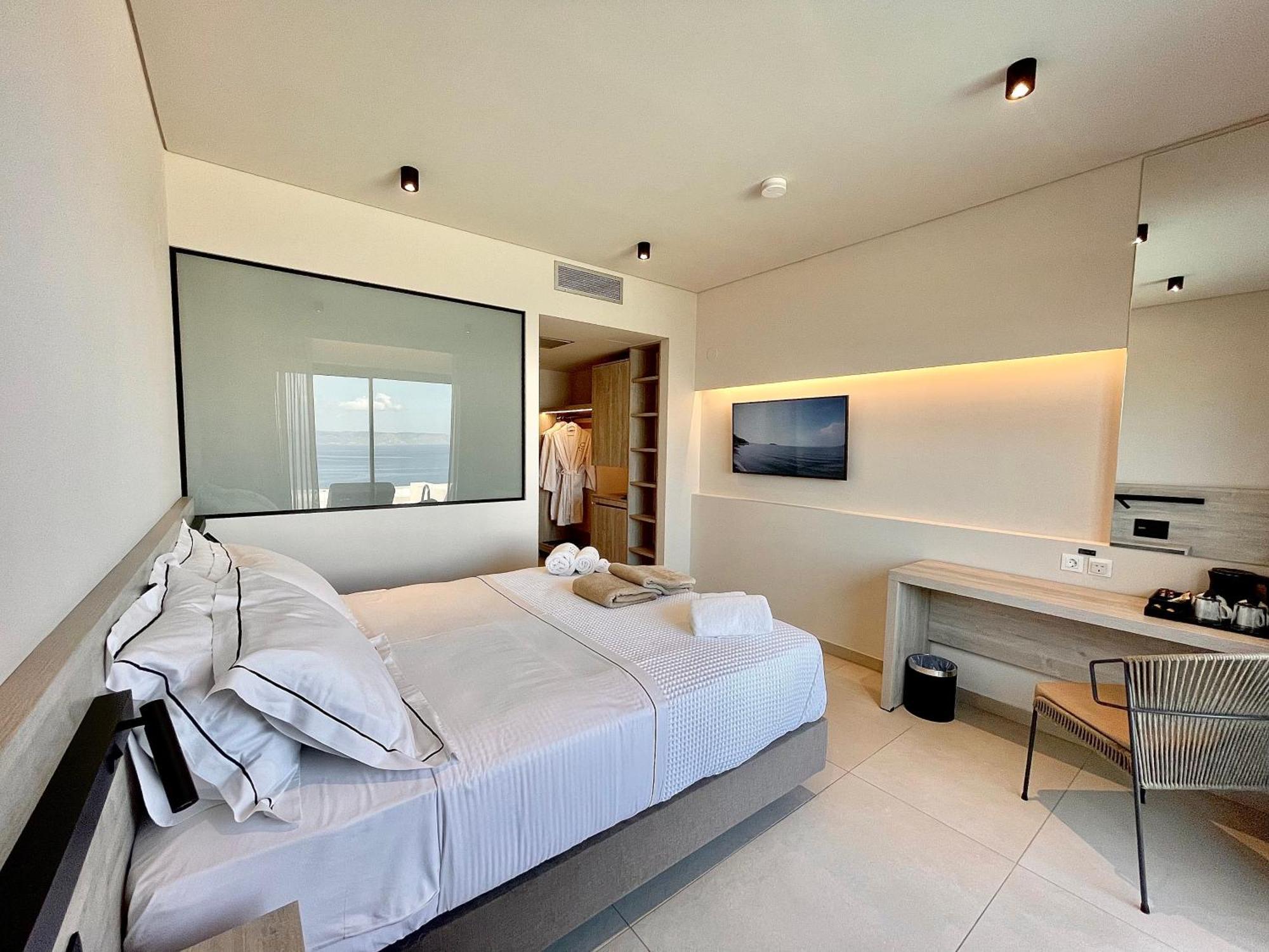 Eleia Seafront Rooms & Villas Petra  Exteriör bild