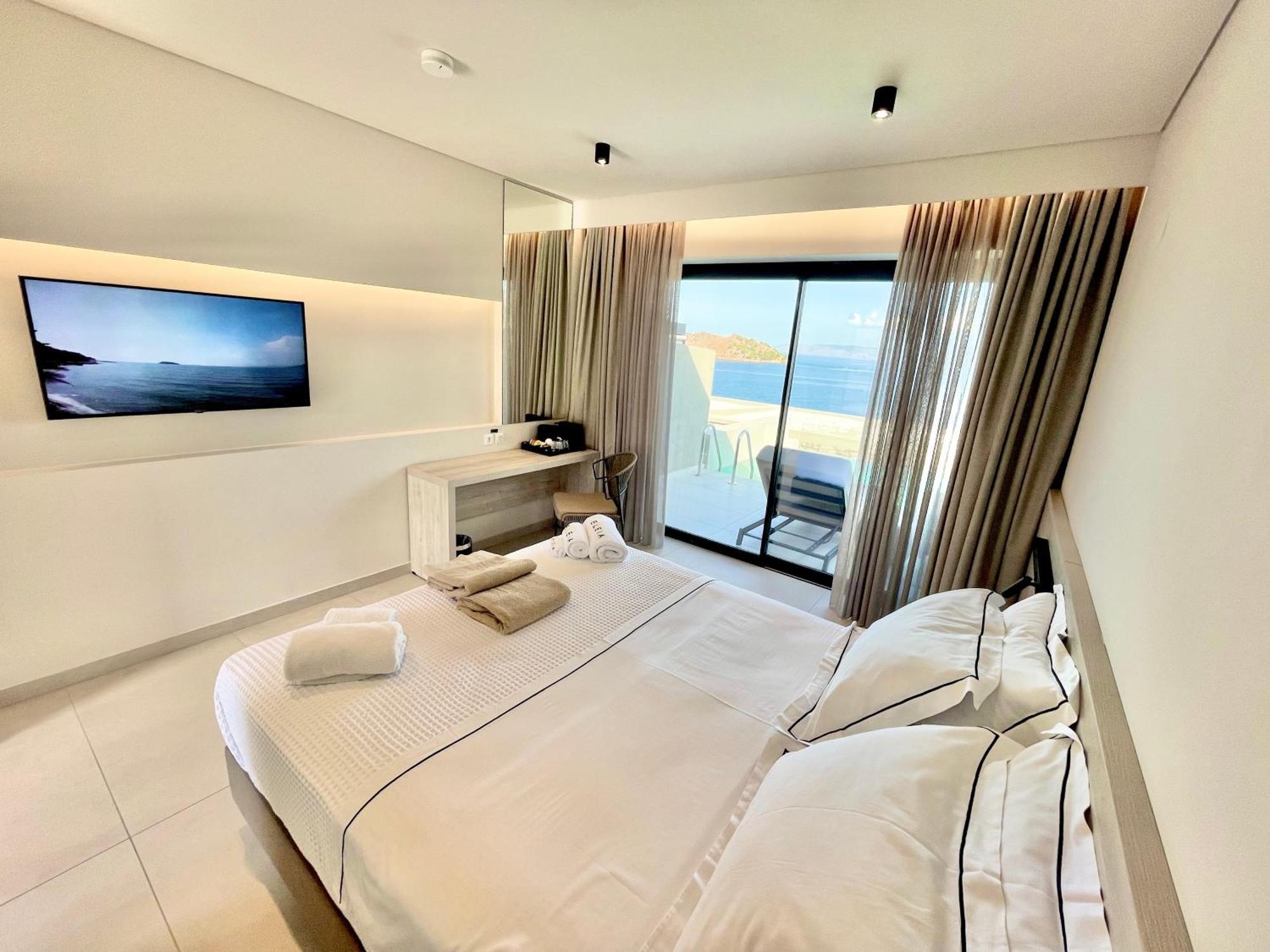 Eleia Seafront Rooms & Villas Petra  Exteriör bild