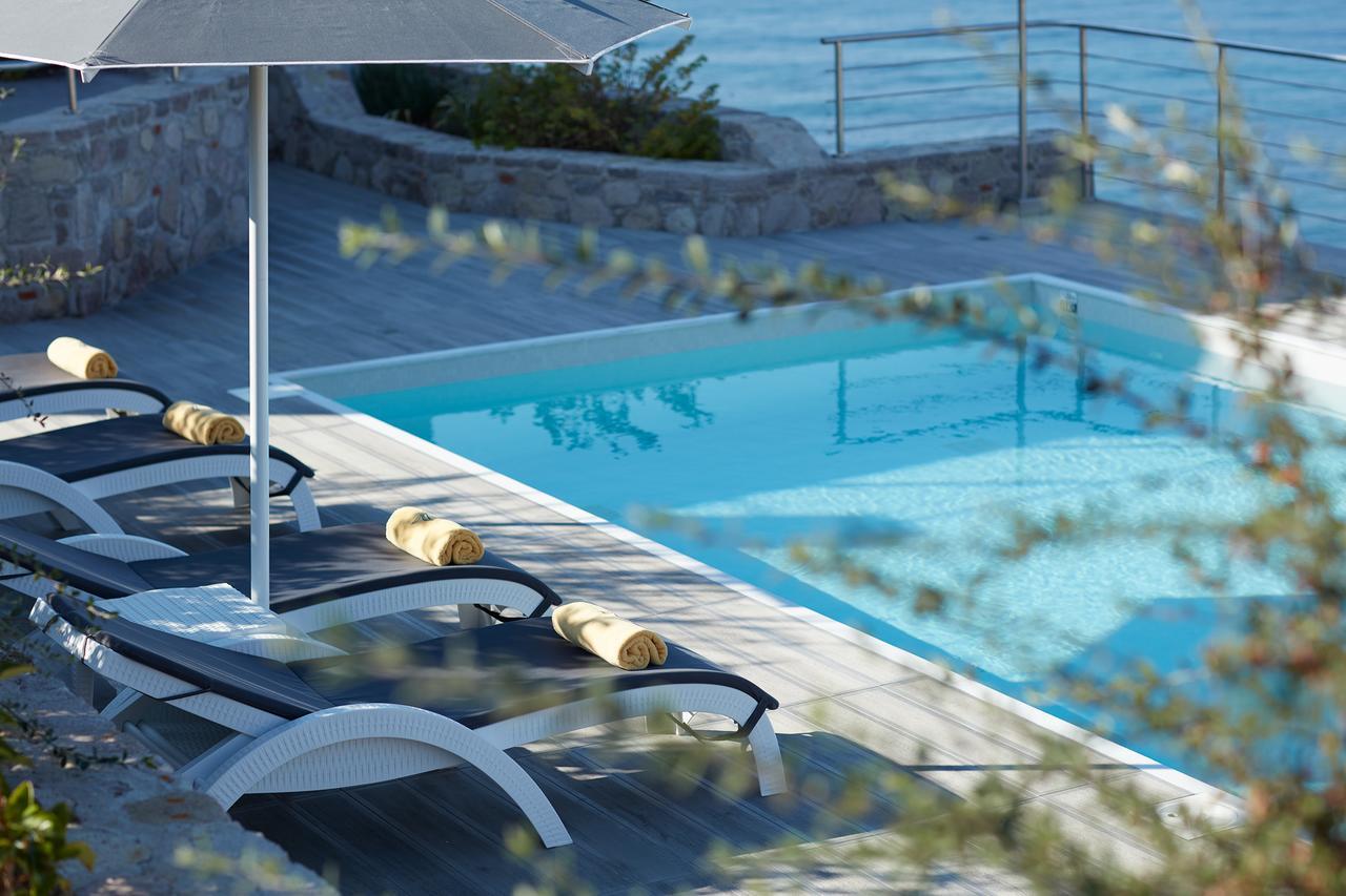 Eleia Seafront Rooms & Villas Petra  Exteriör bild