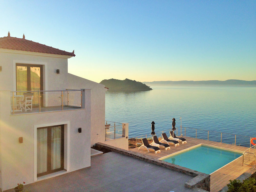 Eleia Seafront Rooms & Villas Petra  Exteriör bild