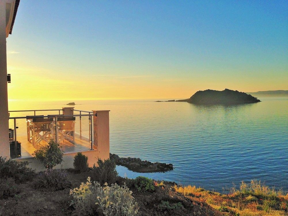 Eleia Seafront Rooms & Villas Petra  Exteriör bild