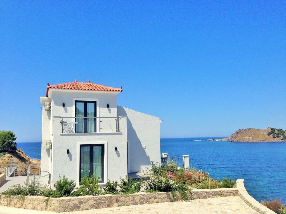 Eleia Seafront Rooms & Villas Petra  Exteriör bild