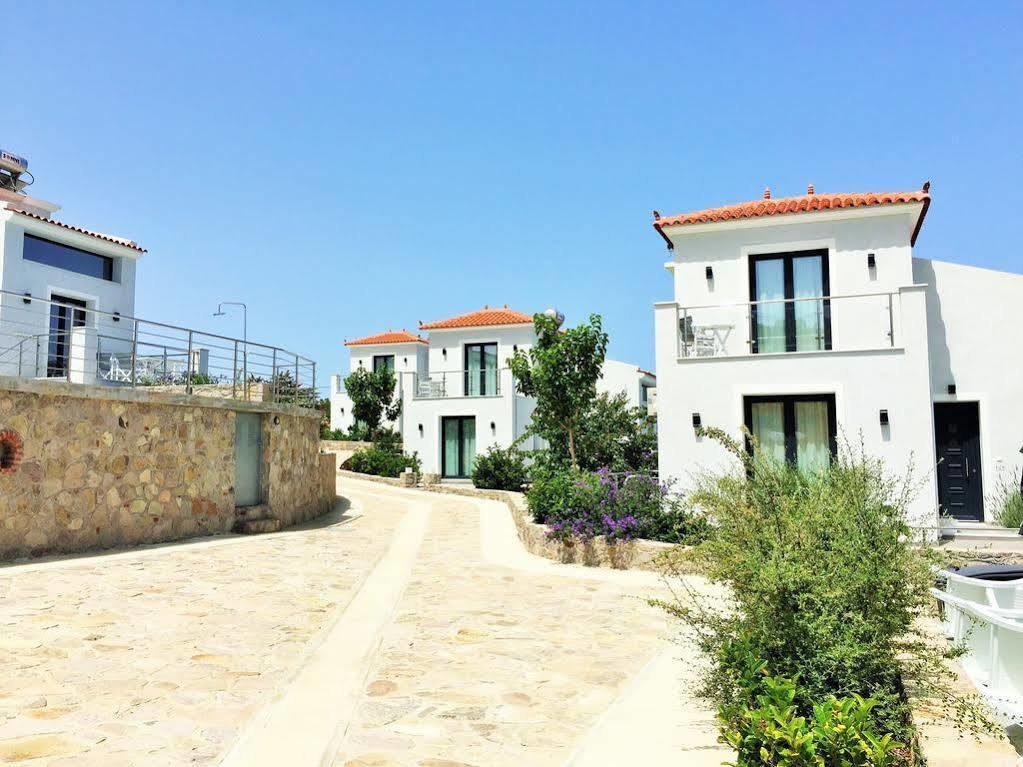 Eleia Seafront Rooms & Villas Petra  Exteriör bild