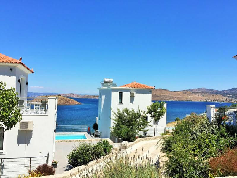 Eleia Seafront Rooms & Villas Petra  Exteriör bild